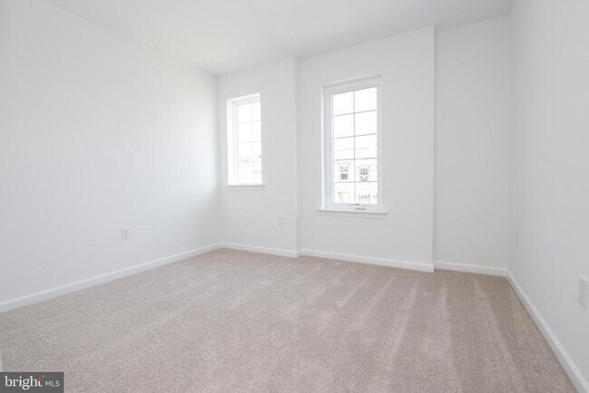 Building Photo - 1817 Shady Ln