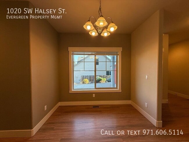 Building Photo - 1020 SW Halsey St