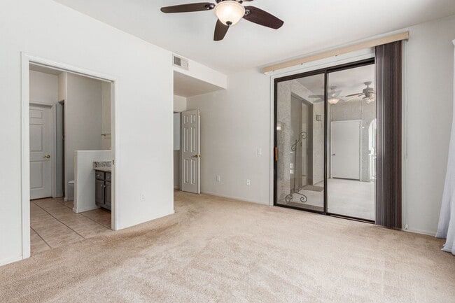 Building Photo - Beautiful 2 bed/2bath condo in Scottsdale!!