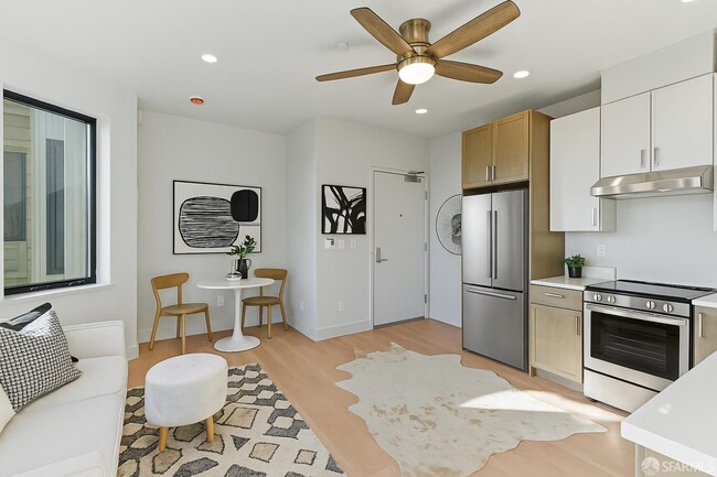 Building Photo - 3945 Judah St