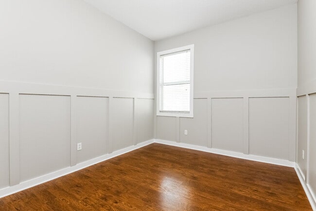 Building Photo - 323 Higher Combe Dr