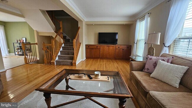 Building Photo - 213 Windsor Ct