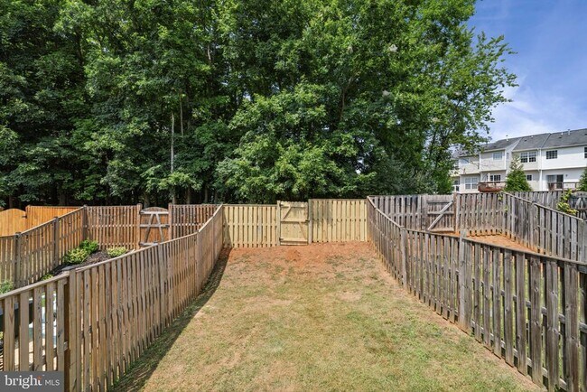 Building Photo - 1026 Longview Ln