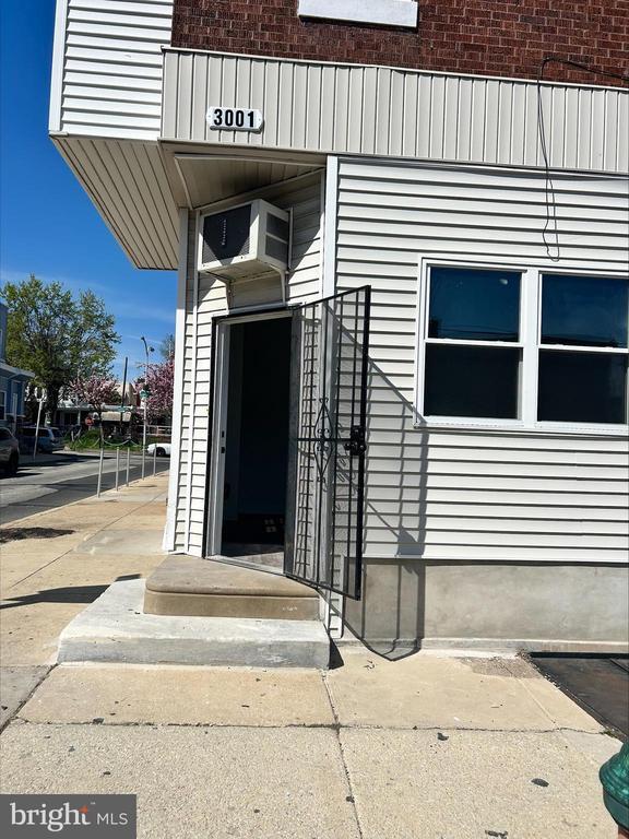 Building Photo - 3001 N Ringgold St