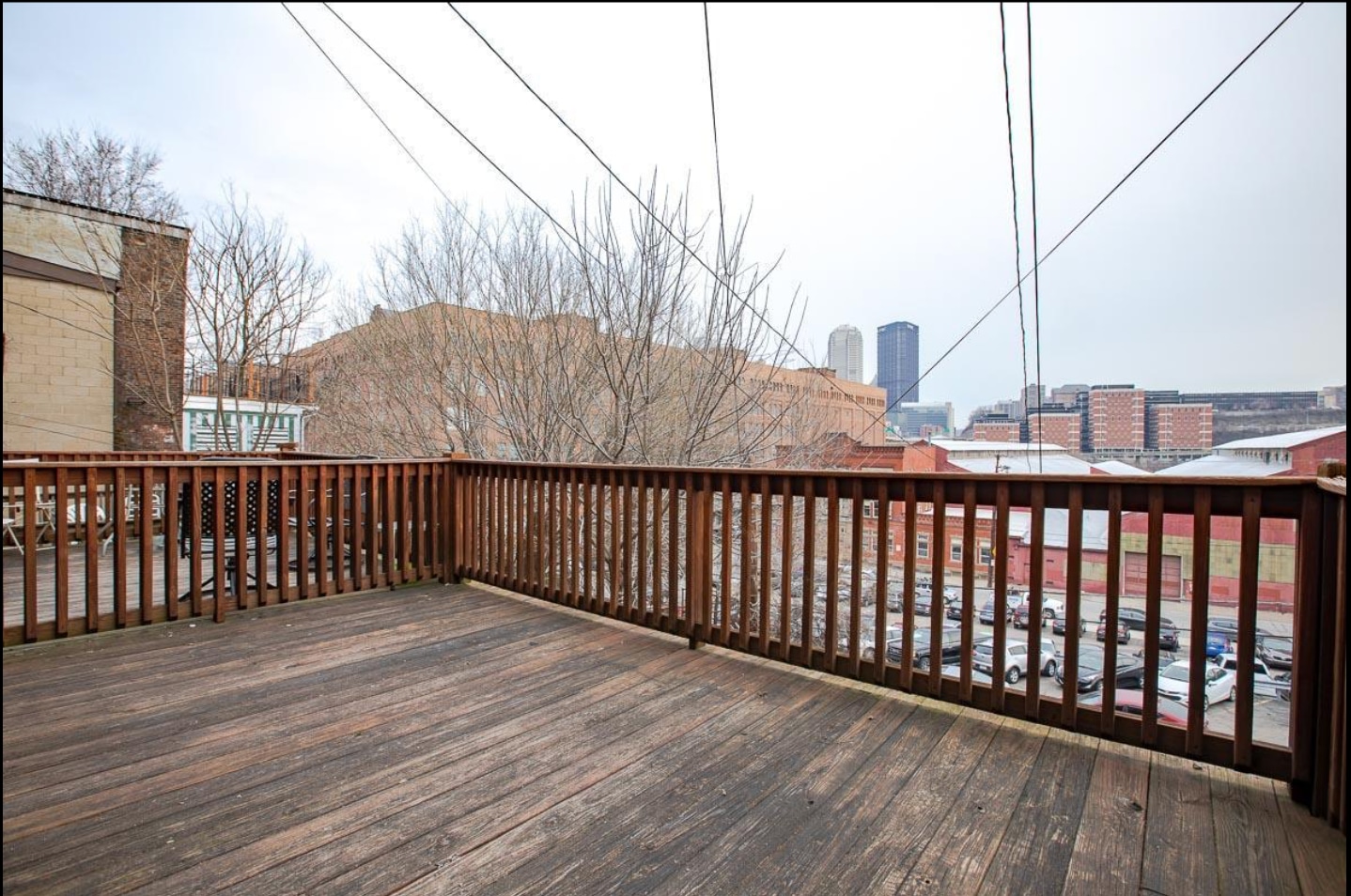 Building Photo - 413 E Carson St