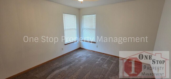 Building Photo - Beautiful 4 Bedroom 2 Bathroom in Grain Valley!
