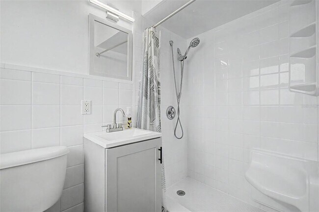 Building Photo - 3606 W Gray St