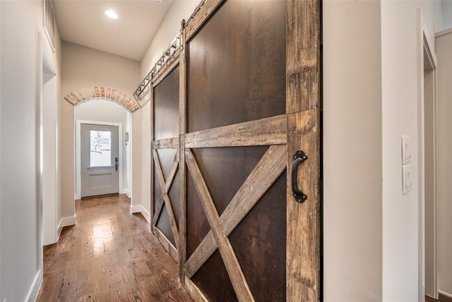 Building Photo - 127 5th St