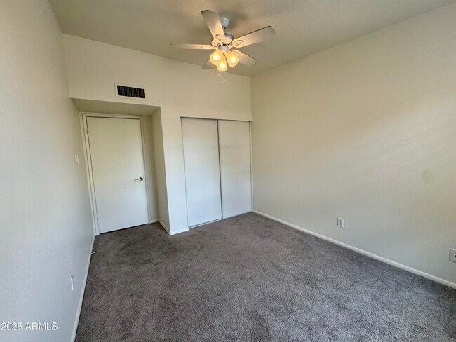 Building Photo - 7950 E Starlight Way