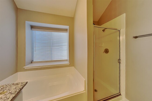Building Photo - 18918 Cypresswood Forest Ct