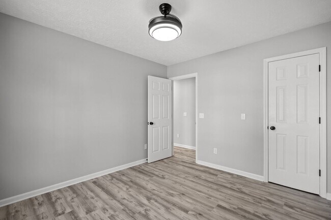 Building Photo - Fully Renovated 3 Bedroom in Southport!