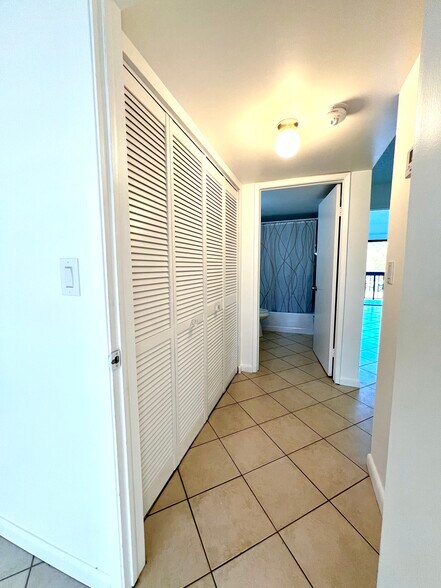 Building Photo - 10315 NW 9th Street Cir