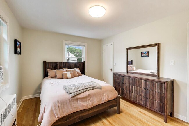 Building Photo - 6407 N Normandy Ave