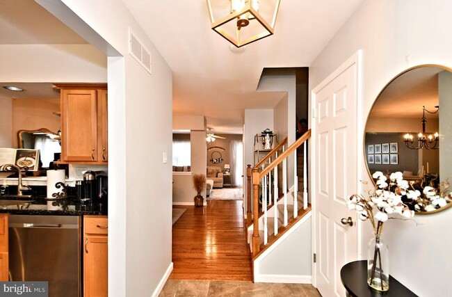 Building Photo - 4530 Louise St Claire Dr