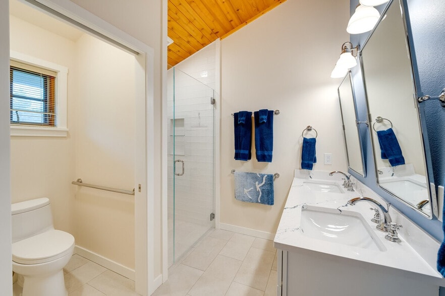 Building Photo - 474 Vista Rd