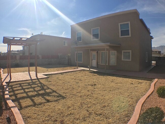 Building Photo - Northeast El Paso/Sandstone Ranch 4 bed Re...