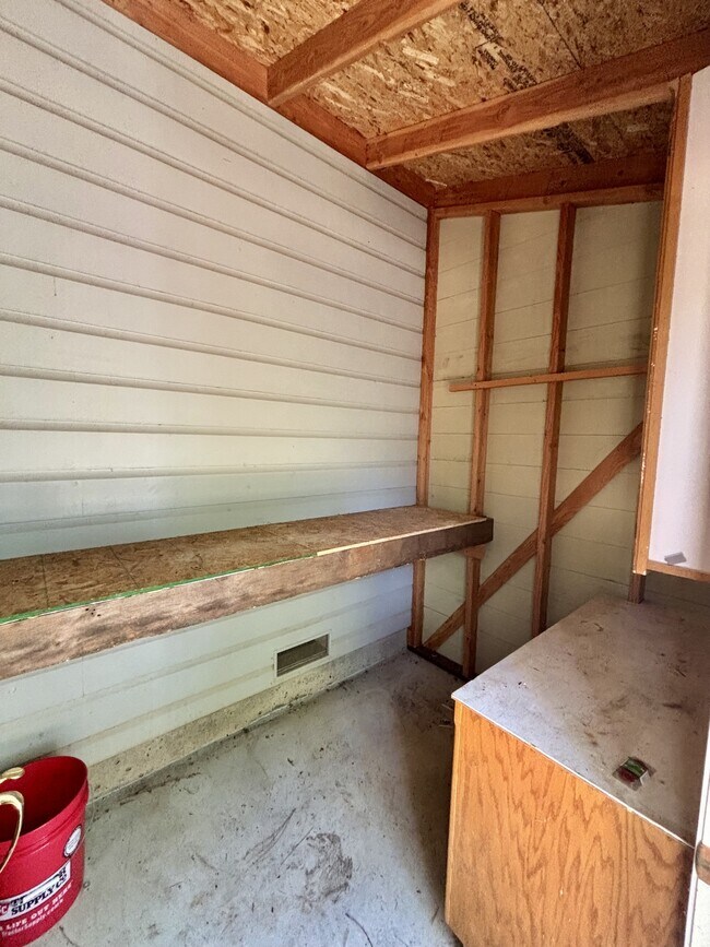 Building Photo - 11413 Lower Colfax Rd
