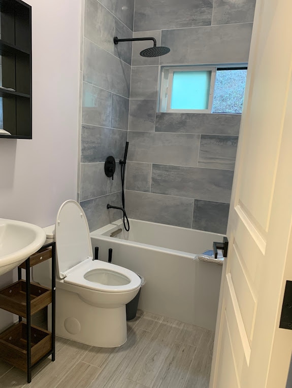 Building Photo - 220 Hiawatha Ave