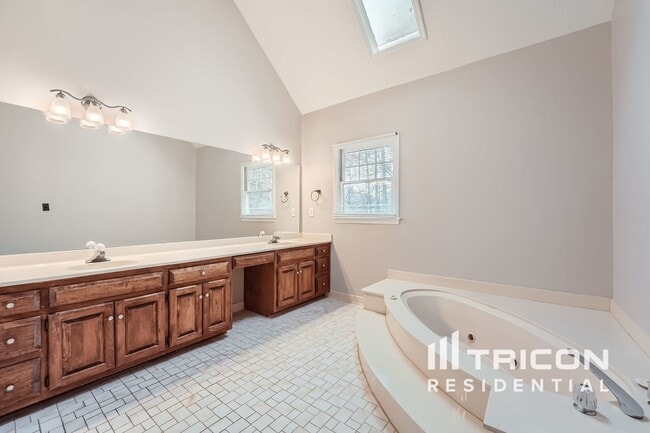 Building Photo - 847 Castle Walk Cove SW