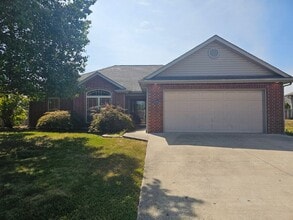 Building Photo - 3 bedroom, 2 bathroom home