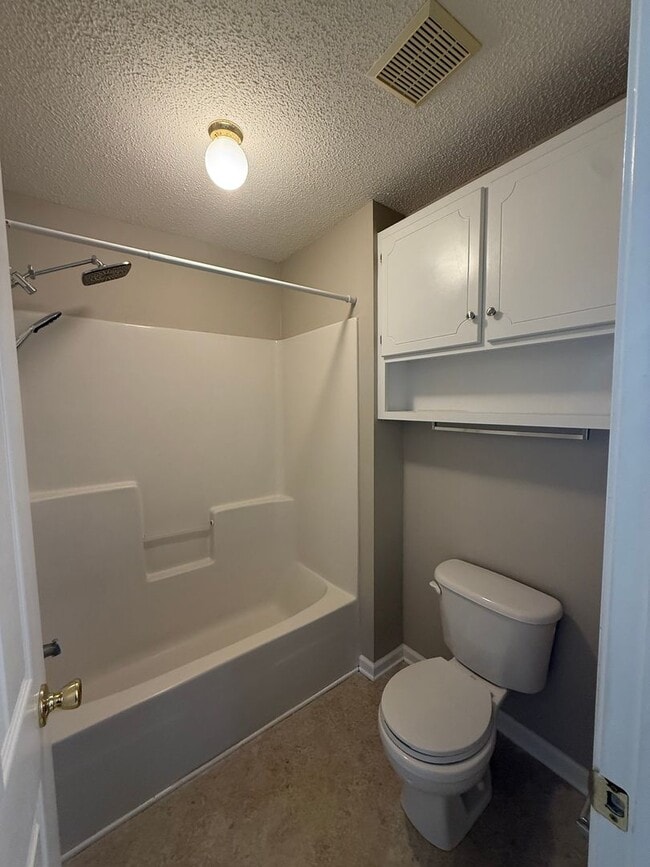 Building Photo - 123 Woodberry Dr