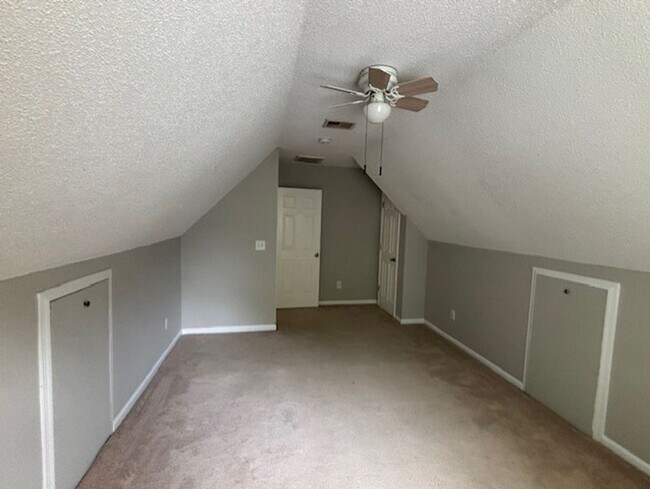 Building Photo - 3301 Sacramento Dr