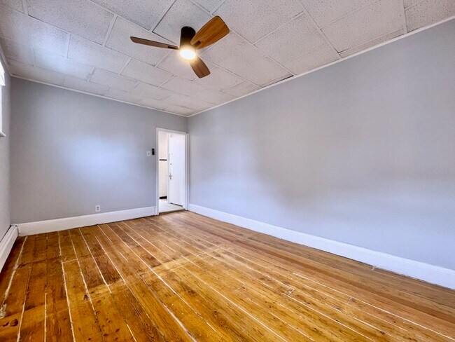 Building Photo - 259 3rd St