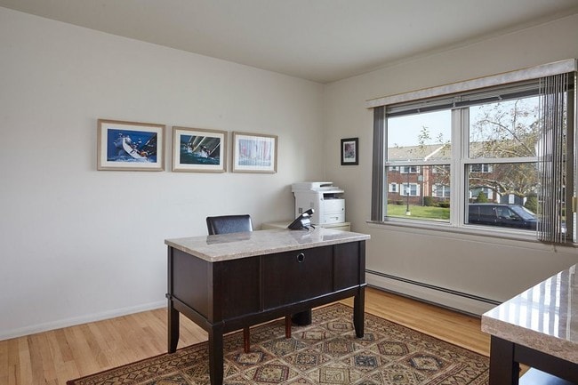 Building Photo - I 124-B Jackman Drive