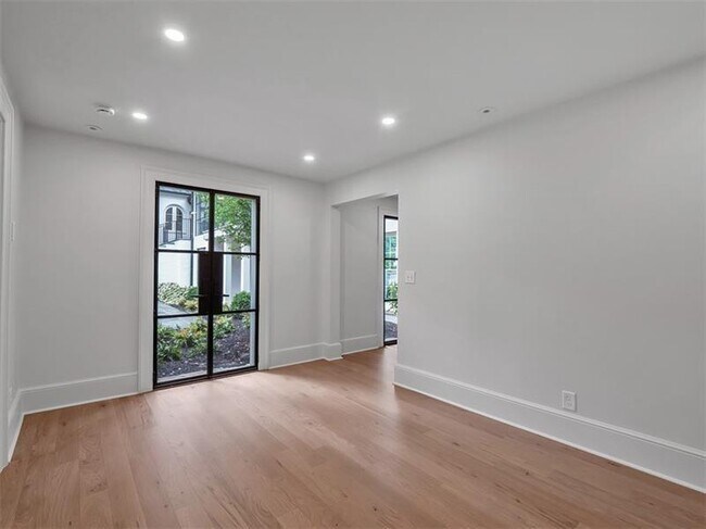 Building Photo - 3625 Tuxedo Rd NW