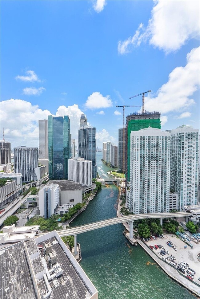 Building Photo - 350 S Miami Ave