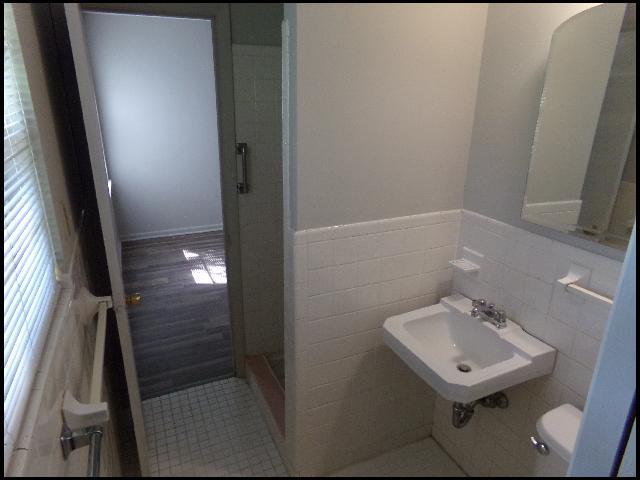 Building Photo - 701 N Buchanan St