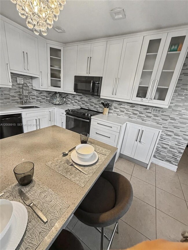 Building Photo - 1423 Holly Heights Dr
