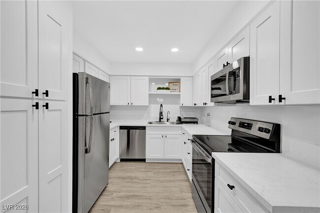 Building Photo - 3151 N Soaring Gulls Dr