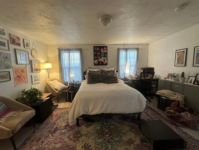 Building Photo - 174 Calumet St