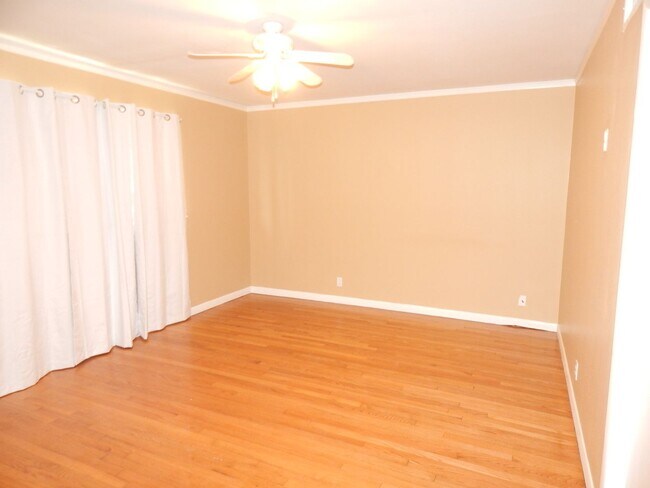 Building Photo - Spacious 3 Bedroom, 2 Bath Home in Tyler!