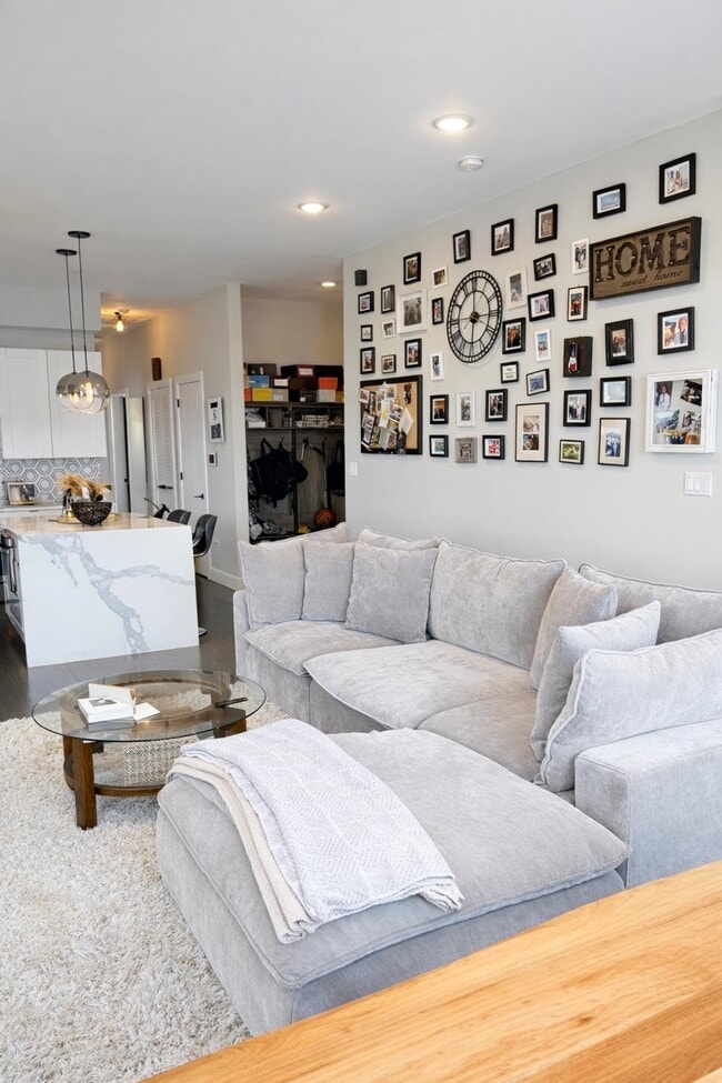 Building Photo - 192 Congress St