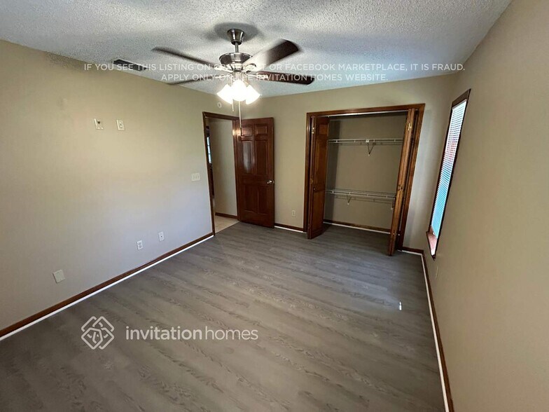 Building Photo - 3903 Applegate Cir