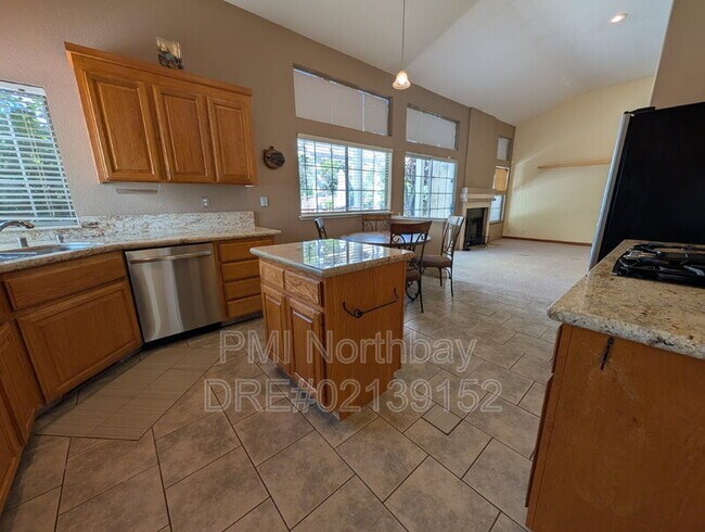 Building Photo - 3275 Formby Ln