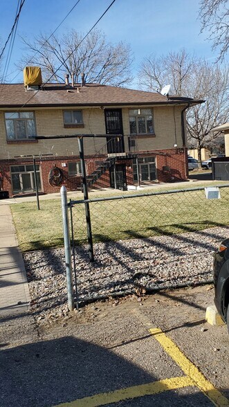 Building Photo - 2526 S Williams St