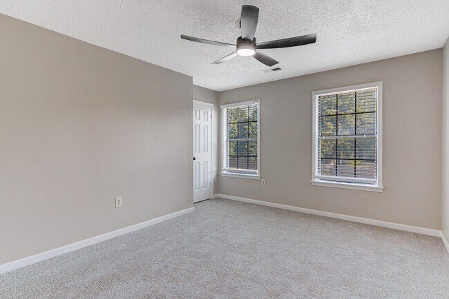 Building Photo - 7801 Autumn Creek Dr