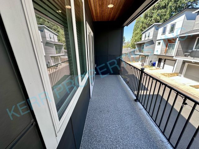 Building Photo - FREE RENT! Charming 3-Bedroom Townhouse with 2.5 Baths and Spacious Living Area in Portland!