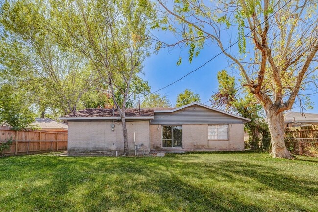 Building Photo - 3918 Dalmatian Dr