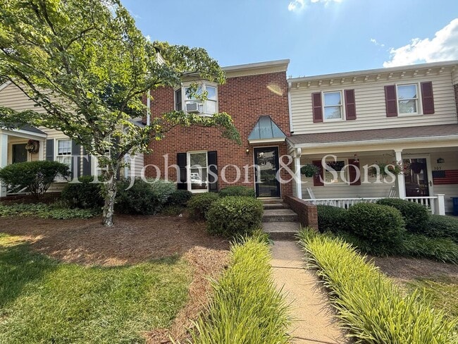 Primary Photo - Stylish Townhome with Ensuite Baths & Comm...
