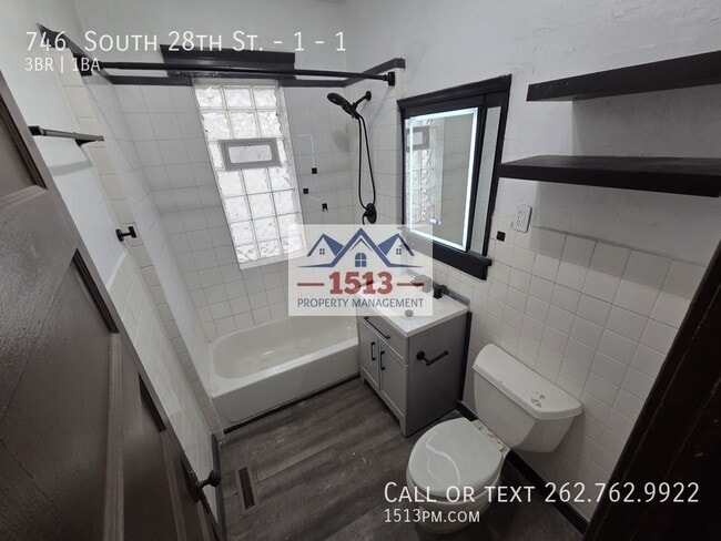 Building Photo - 746 S 28th St