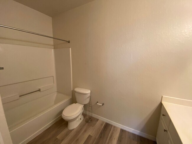 Building Photo - Ground Floor - 2 Bedrooms, 2 Bathrooms