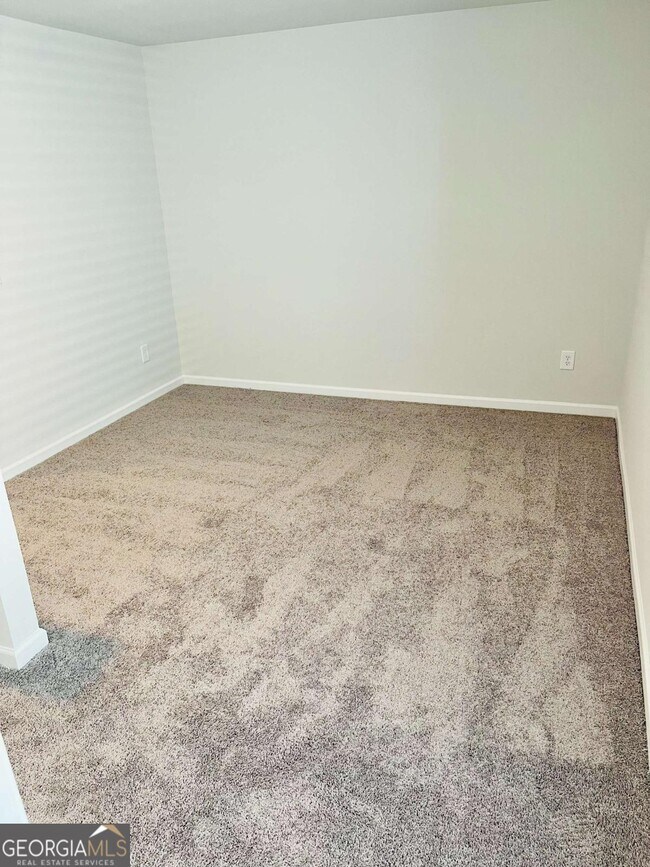 Building Photo - 3030 Westgate Park Dr