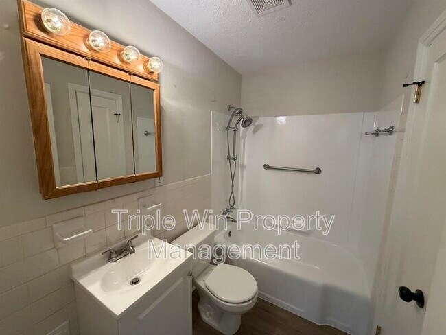 Building Photo - 8015 Aline Ave