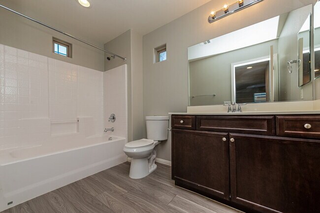 Building Photo - 10152 Ruggles Mansion Ave