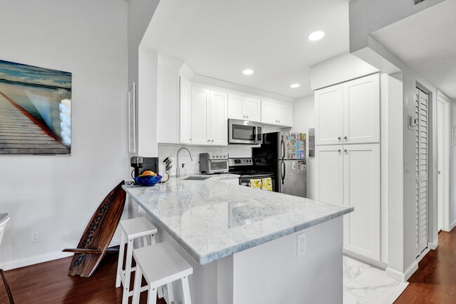 Building Photo - 1008 Green Pine Blvd