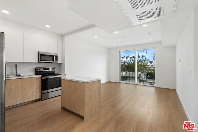 Building Photo - 4406 Fulton Ave